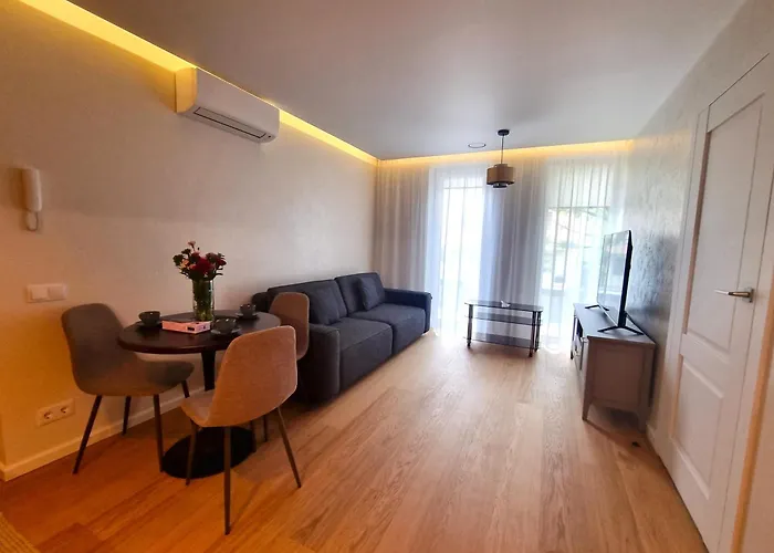 Apartment Raudonu Plytu Namai